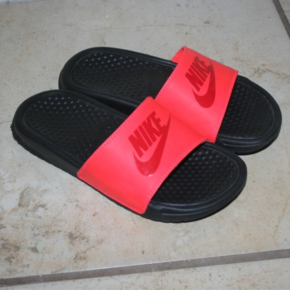 nike shower shoes womens